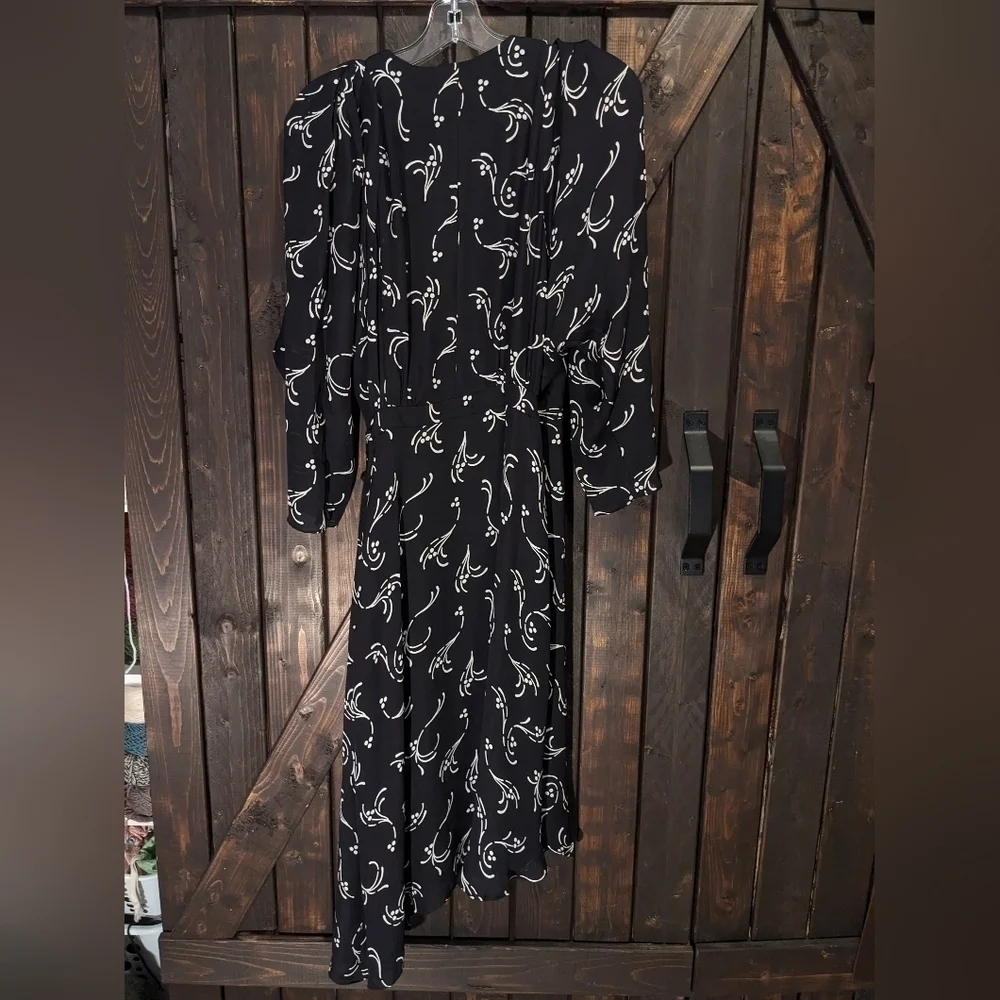Joie Asymmetrical wrap dress. Size S - Picture 3 of 9